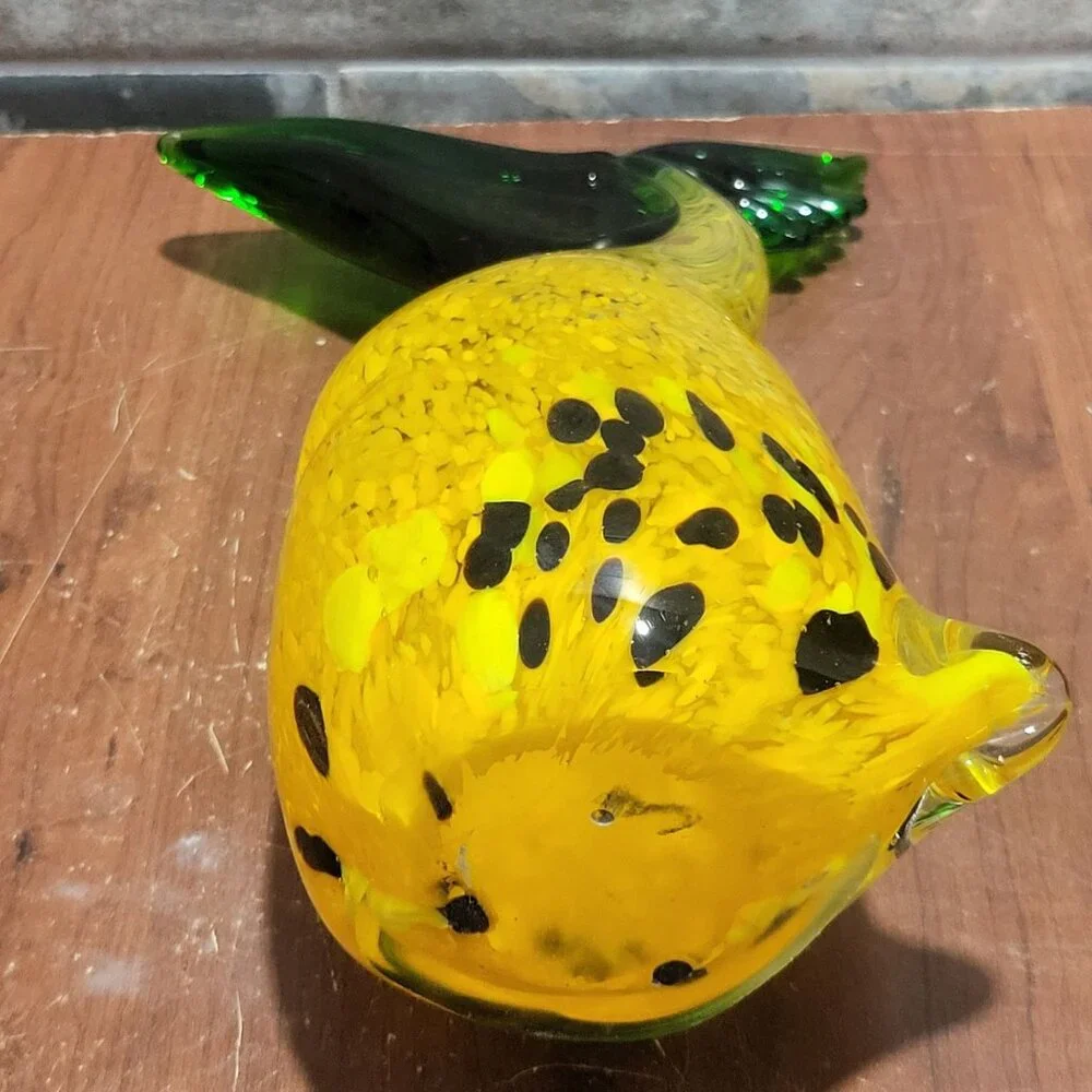 Vintage Crystal Yellow Green Art Glass Toucan Bird Figurine Paperweight
